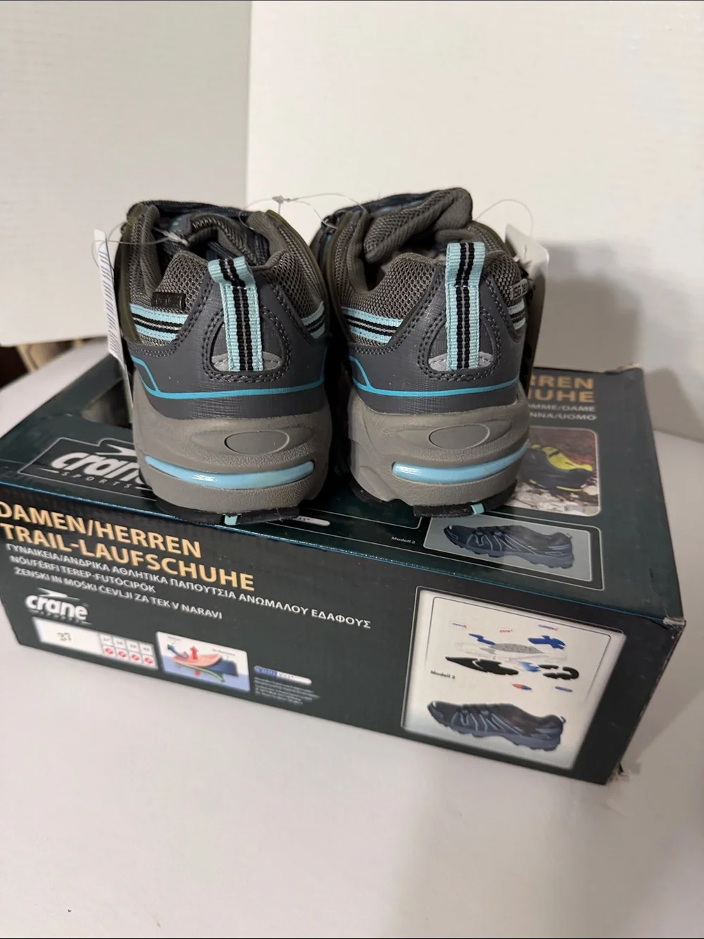 Crane Men's Gray Athletic Trail Shoes with Teal Accents
